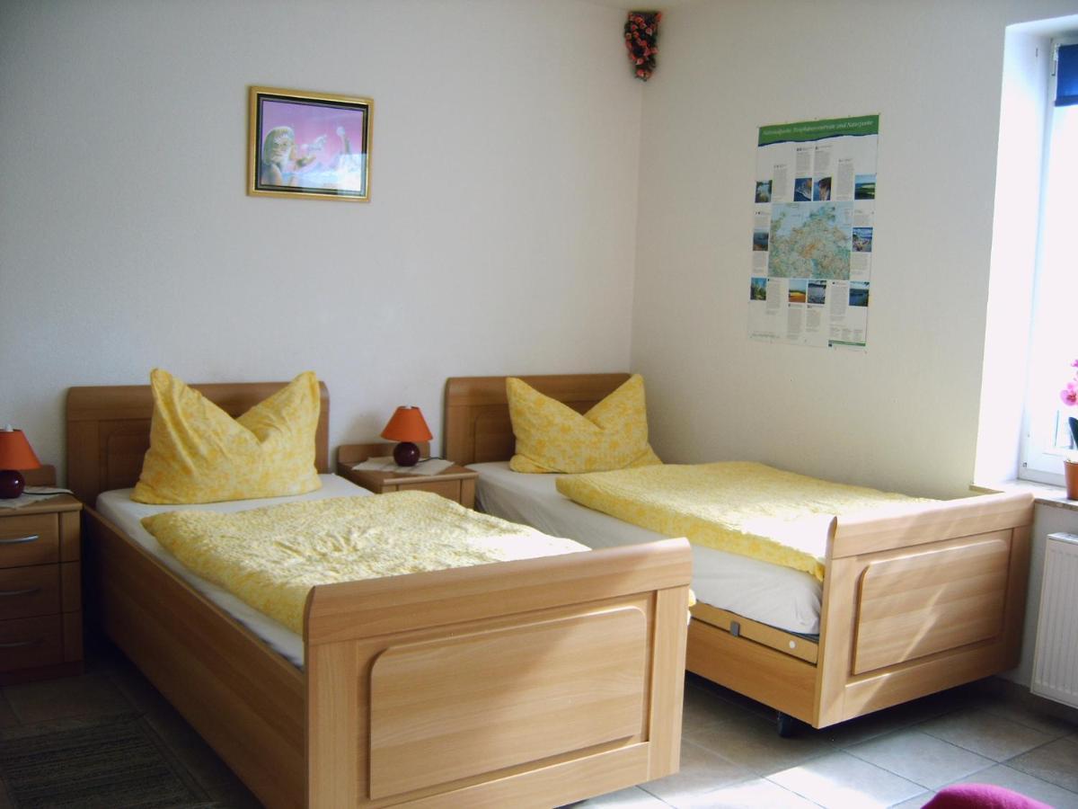 וארן Ferienwohnungen "Marie" Mit Terrassen, Inclusive Park- Und Stellplaetze Am Haus, Mueritz-Strand Nur 700M, Altstadt 10Min, Ruhige Lage, מראה חיצוני תמונה