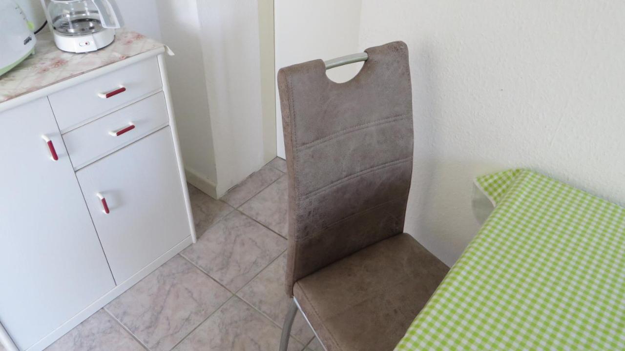 וארן Ferienwohnungen "Marie" Mit Terrassen, Inclusive Park- Und Stellplaetze Am Haus, Mueritz-Strand Nur 700M, Altstadt 10Min, Ruhige Lage, מראה חיצוני תמונה