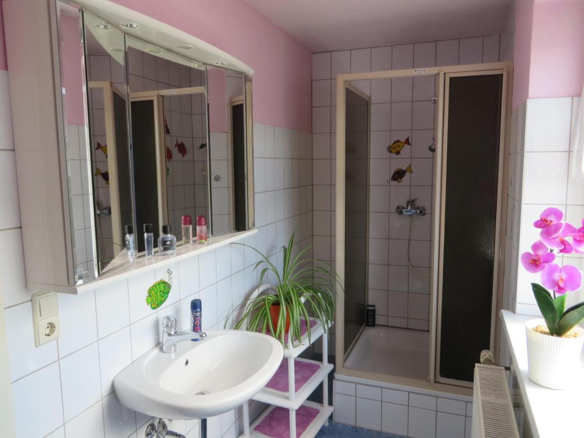 וארן Ferienwohnungen "Marie" Mit Terrassen, Inclusive Park- Und Stellplaetze Am Haus, Mueritz-Strand Nur 700M, Altstadt 10Min, Ruhige Lage, מראה חיצוני תמונה