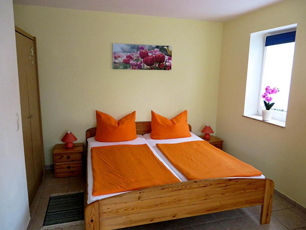 וארן Ferienwohnungen "Marie" Mit Terrassen, Inclusive Park- Und Stellplaetze Am Haus, Mueritz-Strand Nur 700M, Altstadt 10Min, Ruhige Lage, מראה חיצוני תמונה