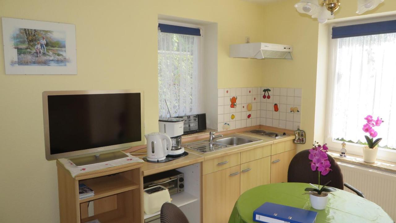 וארן Ferienwohnungen "Marie" Mit Terrassen, Inclusive Park- Und Stellplaetze Am Haus, Mueritz-Strand Nur 700M, Altstadt 10Min, Ruhige Lage, מראה חיצוני תמונה