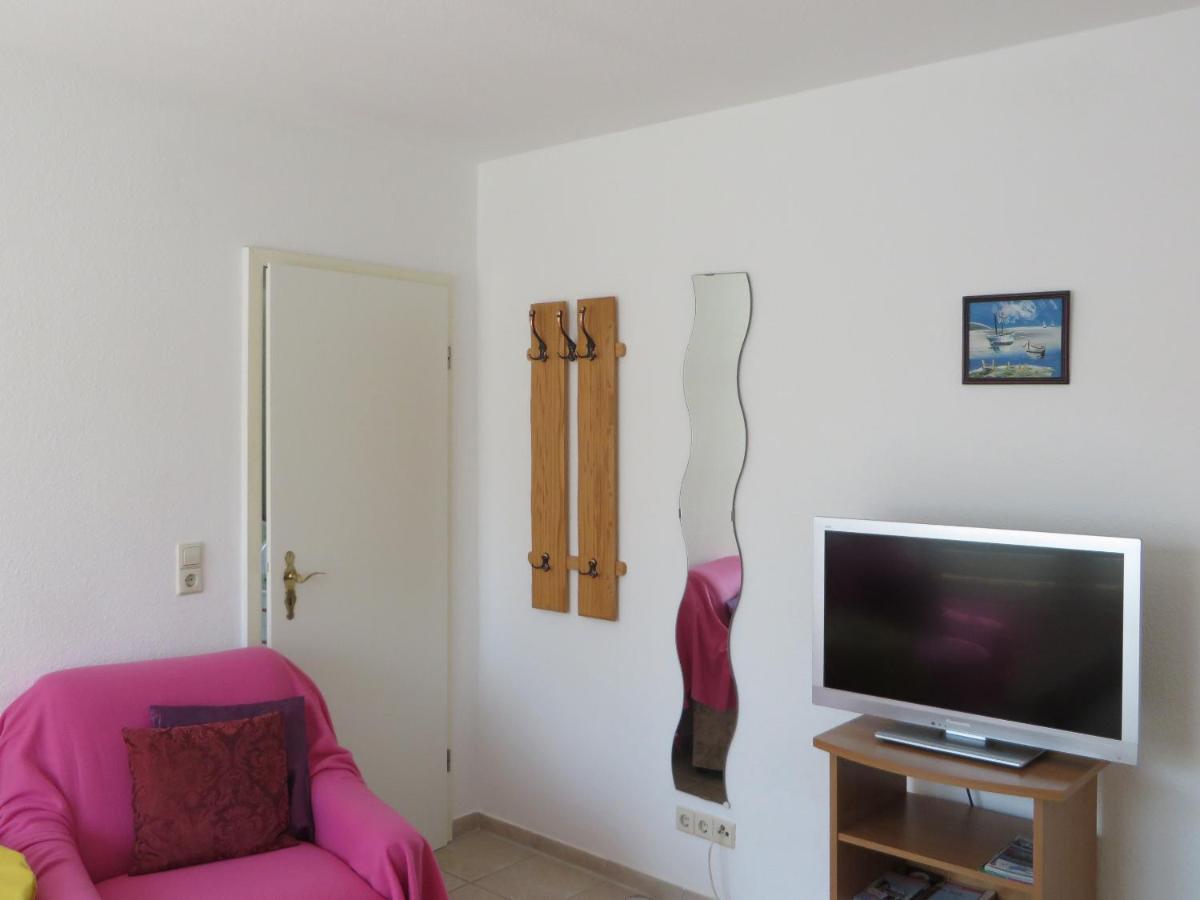וארן Ferienwohnungen "Marie" Mit Terrassen, Inclusive Park- Und Stellplaetze Am Haus, Mueritz-Strand Nur 700M, Altstadt 10Min, Ruhige Lage, מראה חיצוני תמונה