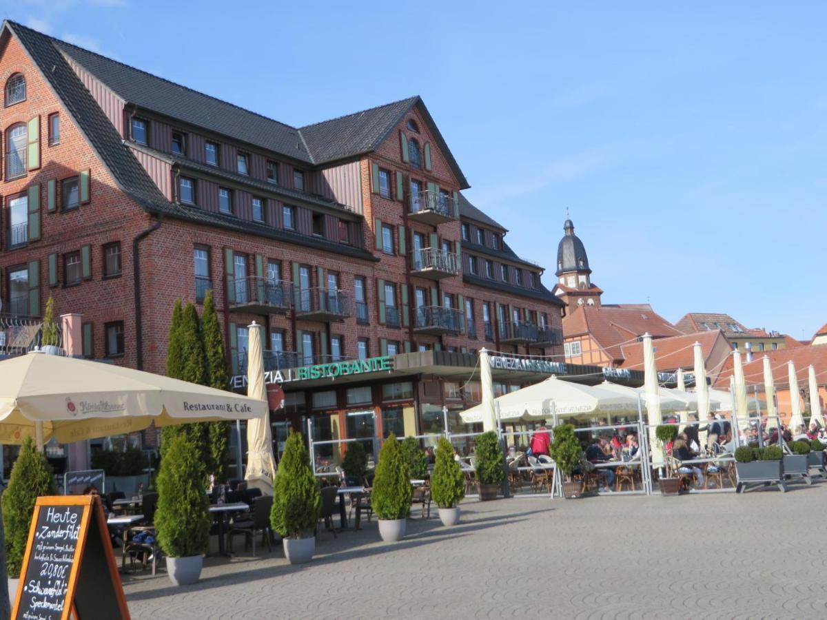 וארן Ferienwohnungen "Marie" Mit Terrassen, Inclusive Park- Und Stellplaetze Am Haus, Mueritz-Strand Nur 700M, Altstadt 10Min, Ruhige Lage, מראה חיצוני תמונה